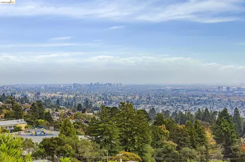 View/Area - 36 Kensington Ct, Kensington, CA 94707 photo 4 of 10
