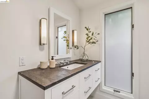 Bath - 36 Kensington Ct, Kensington, CA 94707 photo 5 of 8