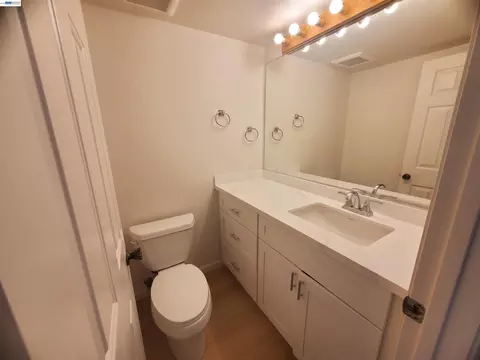 Bath - 7432 Oxford Cir, Dublin, CA 94568 photo 1 of 4