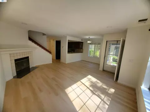Living - 7432 Oxford Cir, Dublin, CA 94568 photo 2 of 5