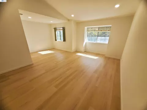 Living - 7432 Oxford Cir, Dublin, CA 94568 photo 3 of 5