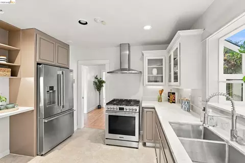 Kitchen - 2312 Browning St, Berkeley, CA 94702 photo 3 of 3