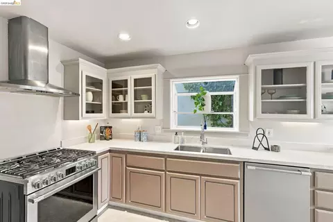 Kitchen - 2312 Browning St, Berkeley, CA 94702 photo 2 of 3
