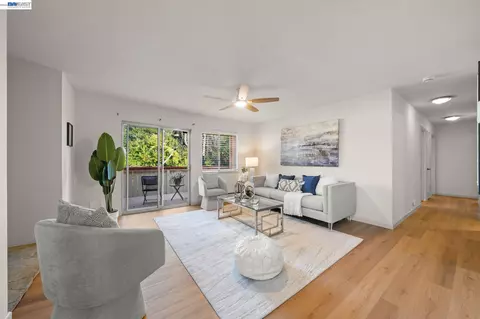 957 Cheryl Ann Cir #15, Hayward, CA 94544