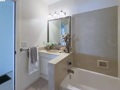 Bath - Undisclosed, Monterey, CA 93940 photo 7 of 7