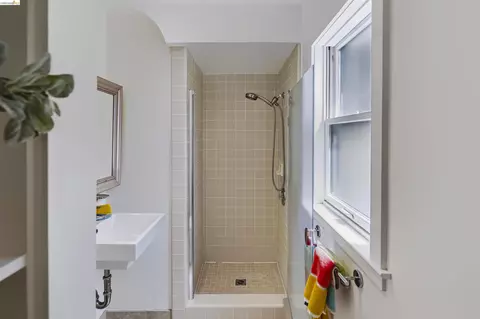 Bath - Undisclosed, Monterey, CA 93940 photo 5 of 7