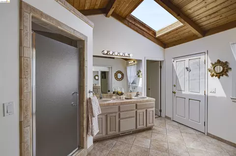 Bath - Undisclosed, Monterey, CA 93940 photo 3 of 7