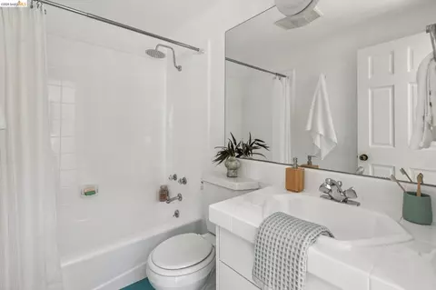 Bath - 1200 Westview Dr, Berkeley, CA 94705 photo 5 of 5