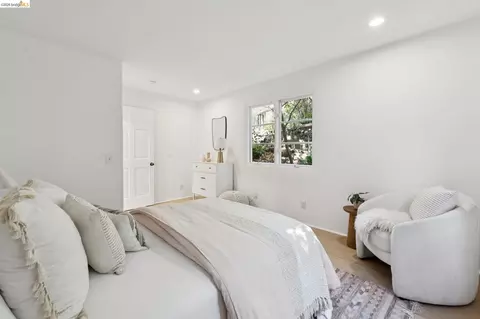 Bedroom - 1200 Westview Dr, Berkeley, CA 94705 photo 7 of 13