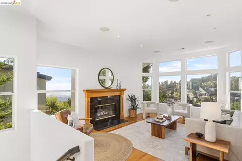 35 Bay Forest Ct, Oakland, CA 94611