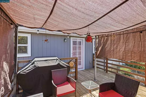 Exterior - 322 Coghlan St, Vallejo, CA 94590 photo 9 of 13