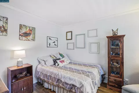 Bedroom - 322 Coghlan St, Vallejo, CA 94590 photo 1 of 6