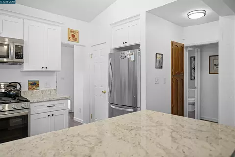 Kitchen - 322 Coghlan St, Vallejo, CA 94590 photo 5 of 5