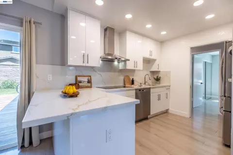 Kitchen - 38475 Jacaranda Dr, Newark, CA 94560 photo 1 of 2