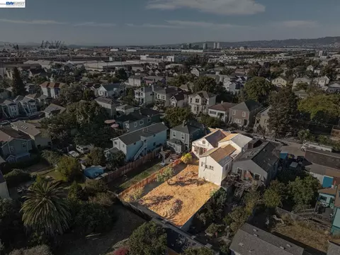 View/Area - 1717 9th St, Oakland, CA 94607 photo 3 of 5