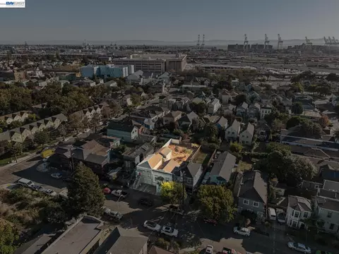 View/Area - 1717 9th St, Oakland, CA 94607 photo 1 of 5