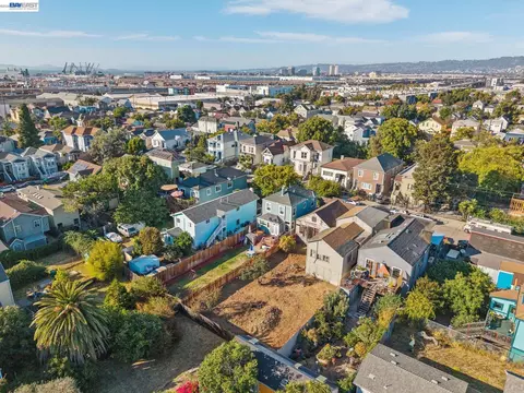 View/Area - 1717 9th St, Oakland, CA 94607 photo 4 of 5