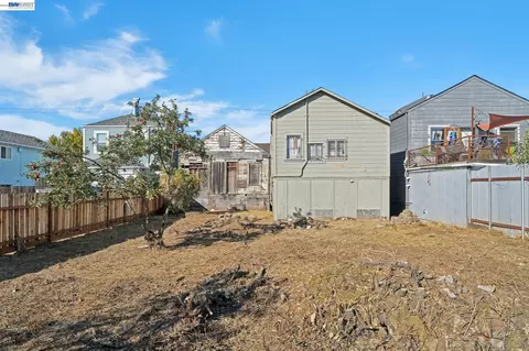 Exterior - 1717 9th St, Oakland, CA 94607 photo 6 of 10