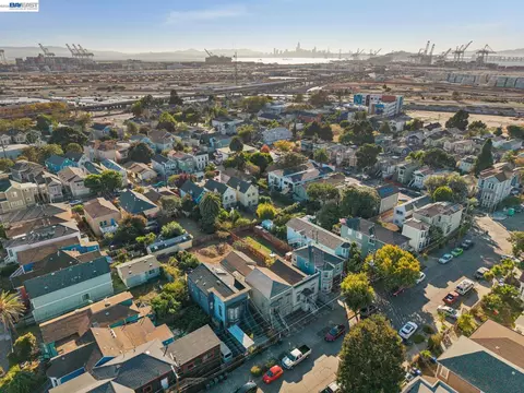 View/Area - 1717 9th St, Oakland, CA 94607 photo 5 of 5