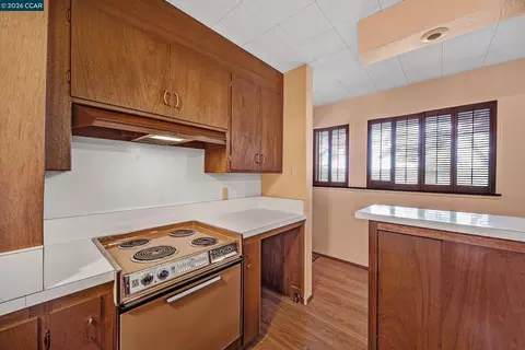 Kitchen - 557 Summit Dr, Pinole, CA 94564 photo 5 of 5
