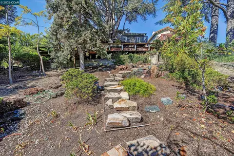 Exterior - 557 Summit Dr, Pinole, CA 94564 photo 6 of 8