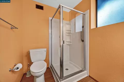 Bath - 557 Summit Dr, Pinole, CA 94564 photo 3 of 4