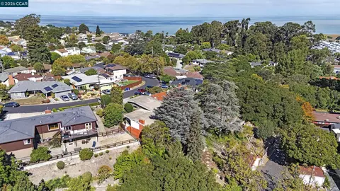 View/Area - 557 Summit Dr, Pinole, CA 94564 photo 6 of 6