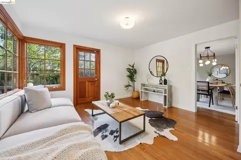 Living - 18 Arlington Ct, Kensington, CA 94707 photo 7 of 9