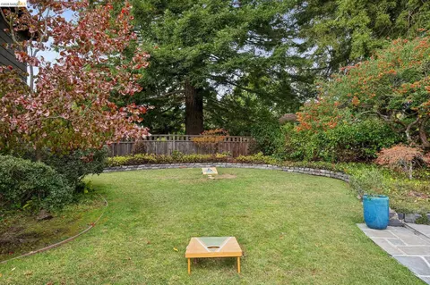 Exterior - 18 Arlington Ct, Kensington, CA 94707 photo 7 of 19