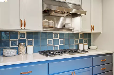 Kitchen - 18 Arlington Ct, Kensington, CA 94707 photo 2 of 6
