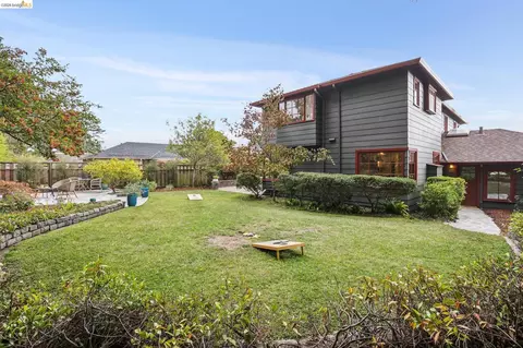 Exterior - 18 Arlington Ct, Kensington, CA 94707 photo 13 of 19