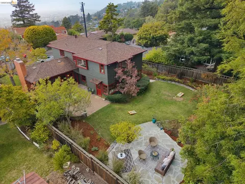Exterior - 18 Arlington Ct, Kensington, CA 94707 photo 2 of 19