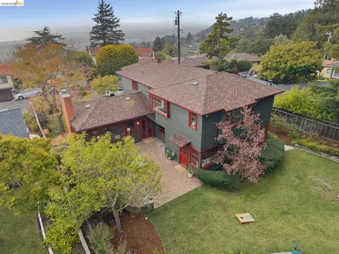 Exterior - 18 Arlington Ct, Kensington, CA 94707 photo 5 of 19
