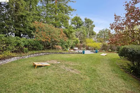 Exterior - 18 Arlington Ct, Kensington, CA 94707 photo 8 of 19