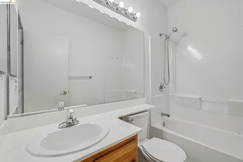 Bath - 16 Foreman St, Oakley, CA 94561 photo 2 of 2