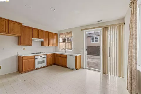 Kitchen - 16 Foreman St, Oakley, CA 94561 photo 2 of 3