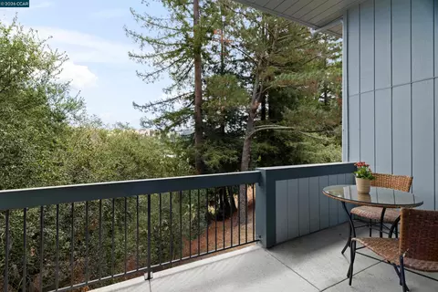 Exterior - 2059 Ascot Dr #108, Moraga, CA 94556 photo 2 of 6