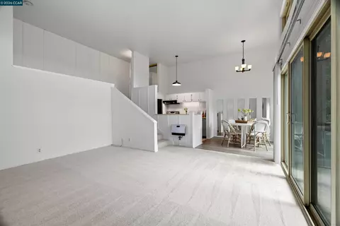 Living - 2059 Ascot Dr #108, Moraga, CA 94556 photo 2 of 8