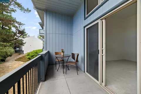 Exterior - 2059 Ascot Dr #108, Moraga, CA 94556 photo 3 of 6