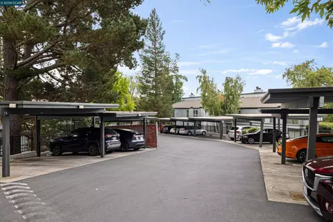 Exterior - 2059 Ascot Dr #108, Moraga, CA 94556 photo 4 of 6