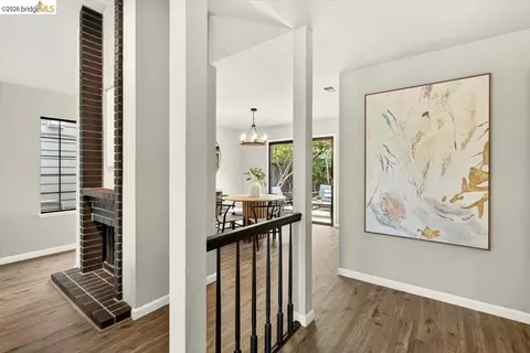 Entry Way - 29 Captains Dr, Alameda, CA 94502 photo 9 of 12