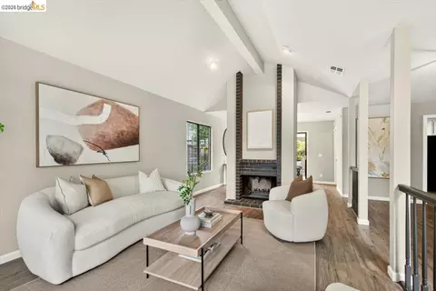Living - 29 Captains Dr, Alameda, CA 94502 photo 2 of 4