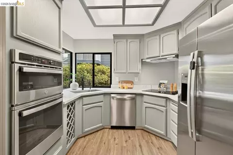 Kitchen - 29 Captains Dr, Alameda, CA 94502 photo 2 of 4