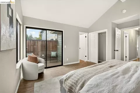 Bedroom - 29 Captains Dr, Alameda, CA 94502 photo 7 of 16