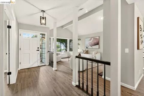 Entry Way - 29 Captains Dr, Alameda, CA 94502 photo 7 of 12