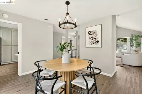 Dining - 29 Captains Dr, Alameda, CA 94502 photo 3 of 8