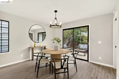 Dining - 29 Captains Dr, Alameda, CA 94502 photo 1 of 8