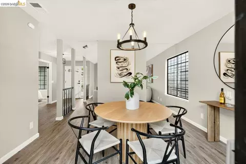 Dining - 29 Captains Dr, Alameda, CA 94502 photo 6 of 8