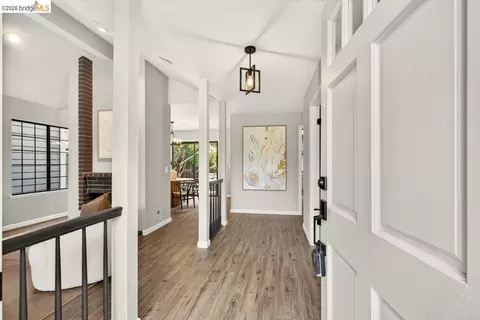 Entry Way - 29 Captains Dr, Alameda, CA 94502 photo 4 of 12