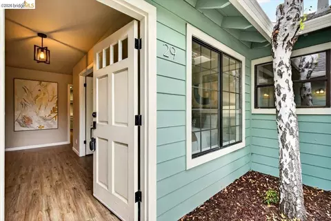 Entry Way - 29 Captains Dr, Alameda, CA 94502 photo 3 of 12